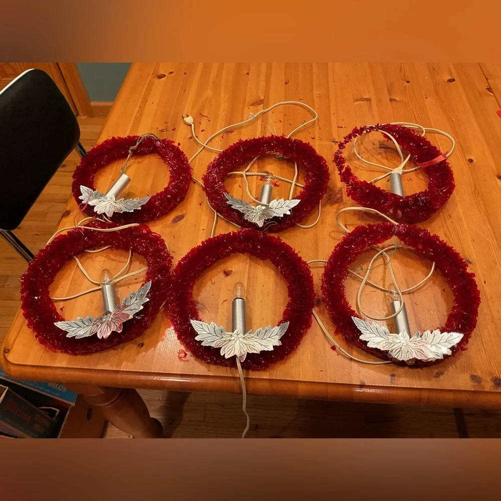 VINTAGE CHRISTMAS RED CELLOPHANE WINDOW WREATHS WITH CANDLE MID CENTURY KITCSH